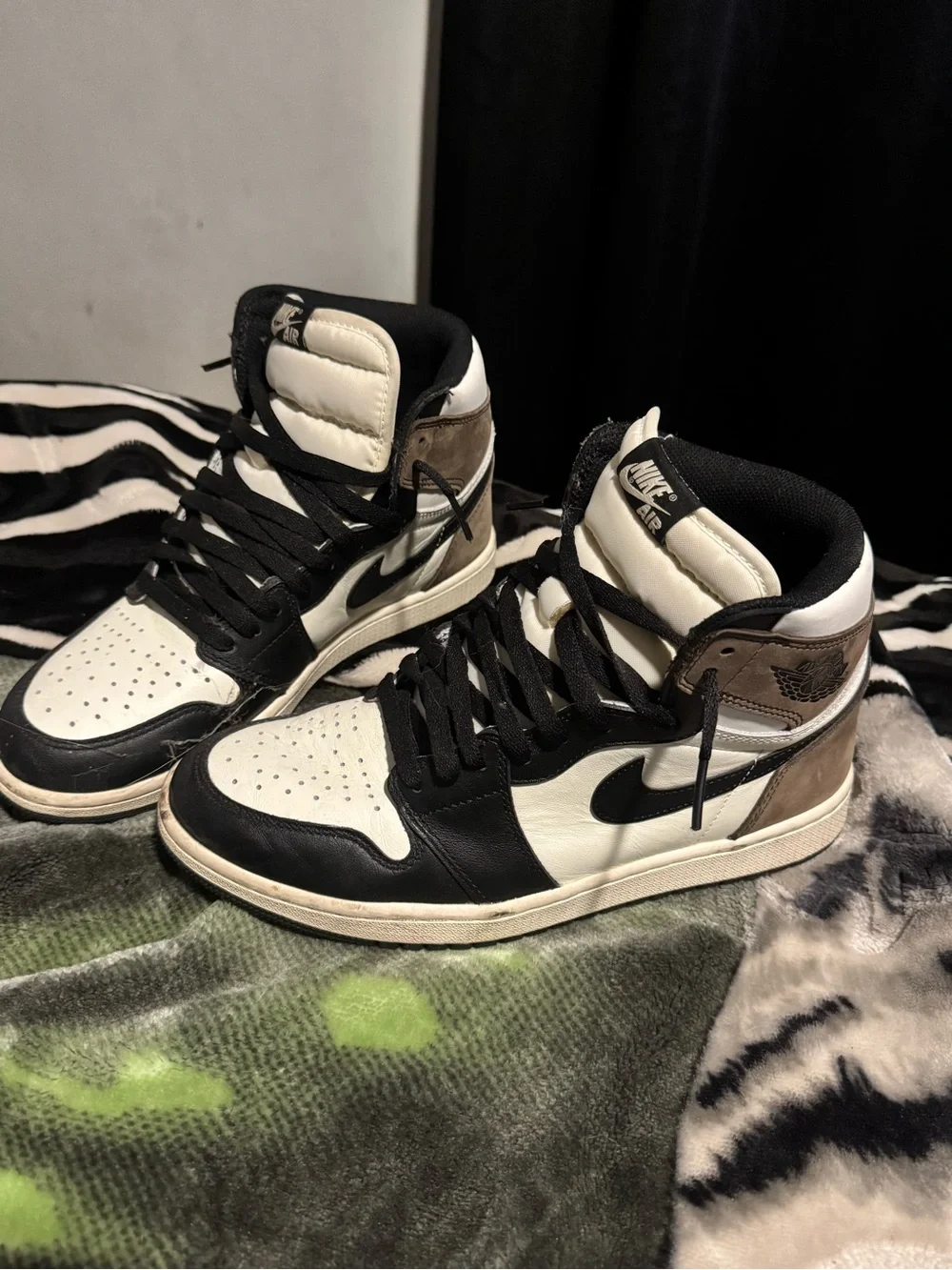 Jordan 1 Retro “OG Mocha”